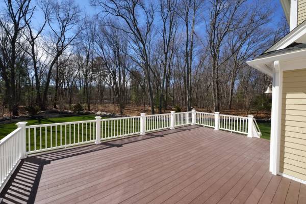 What To Consider When Hiring Deck Building Companies